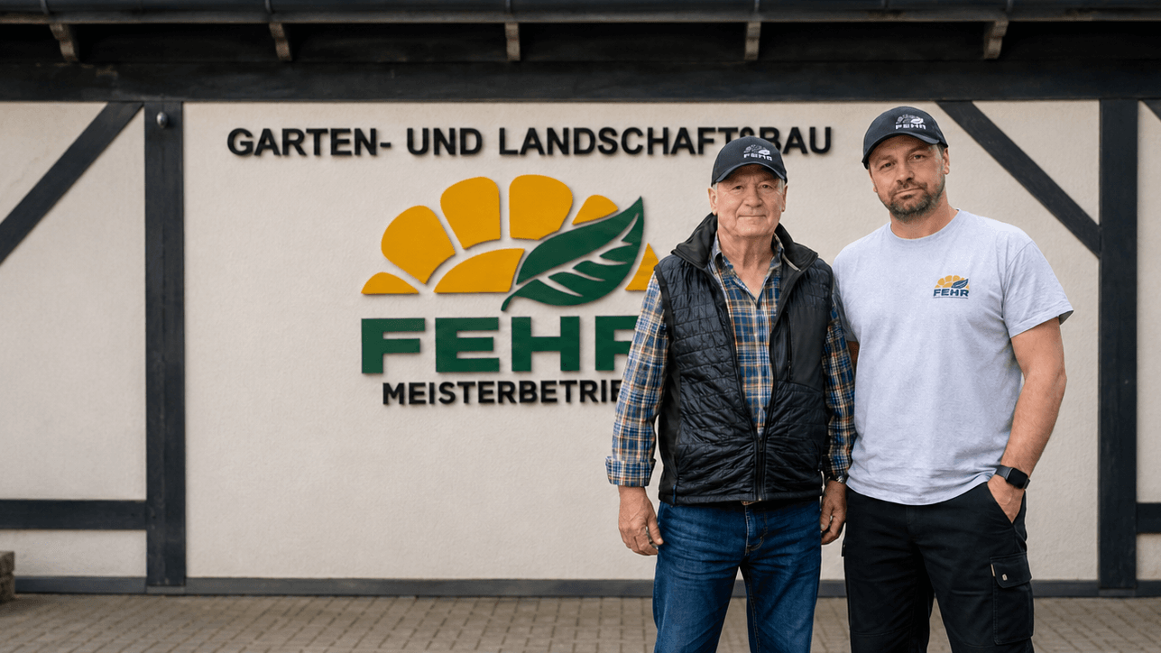 Marcel Fehr mit seinem Vater im Familienbetrieb für Garten- und Landschaftsbau in Oberstdorf